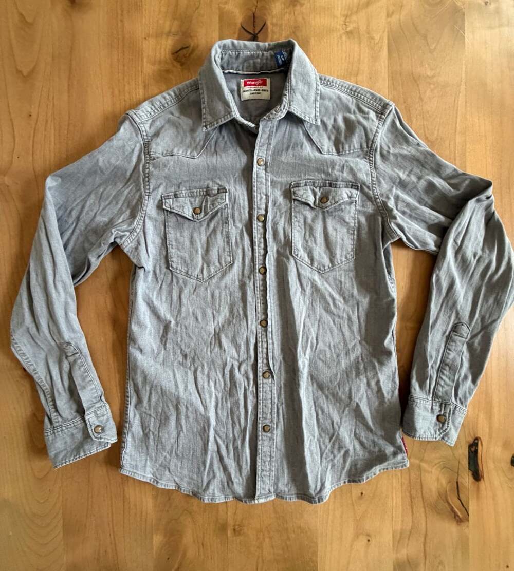 Wrangler Western Shirt Size S Gray Long Sleeve Pearl Snap Chambray
